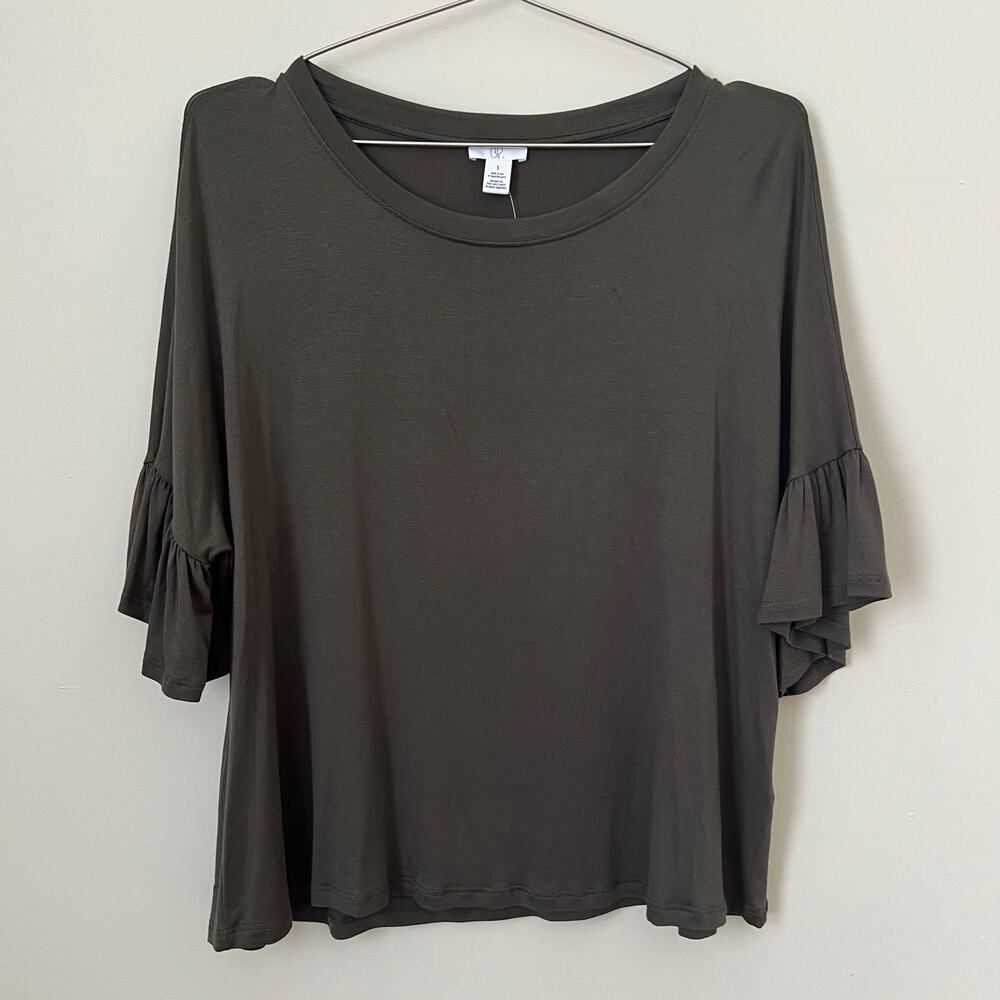 NWT BP Dark Olive / Gray Ruffle Short Sleeve Top Blouse Size S